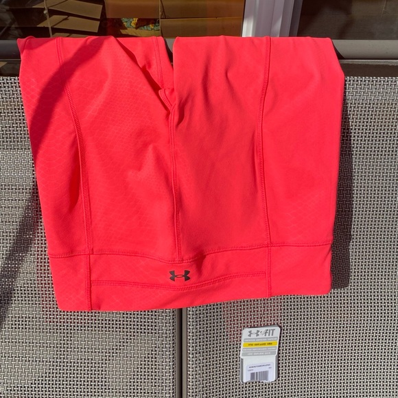 (NWT) UNDER ARMOUR leggings. Size Sm - Picture 2 of 6